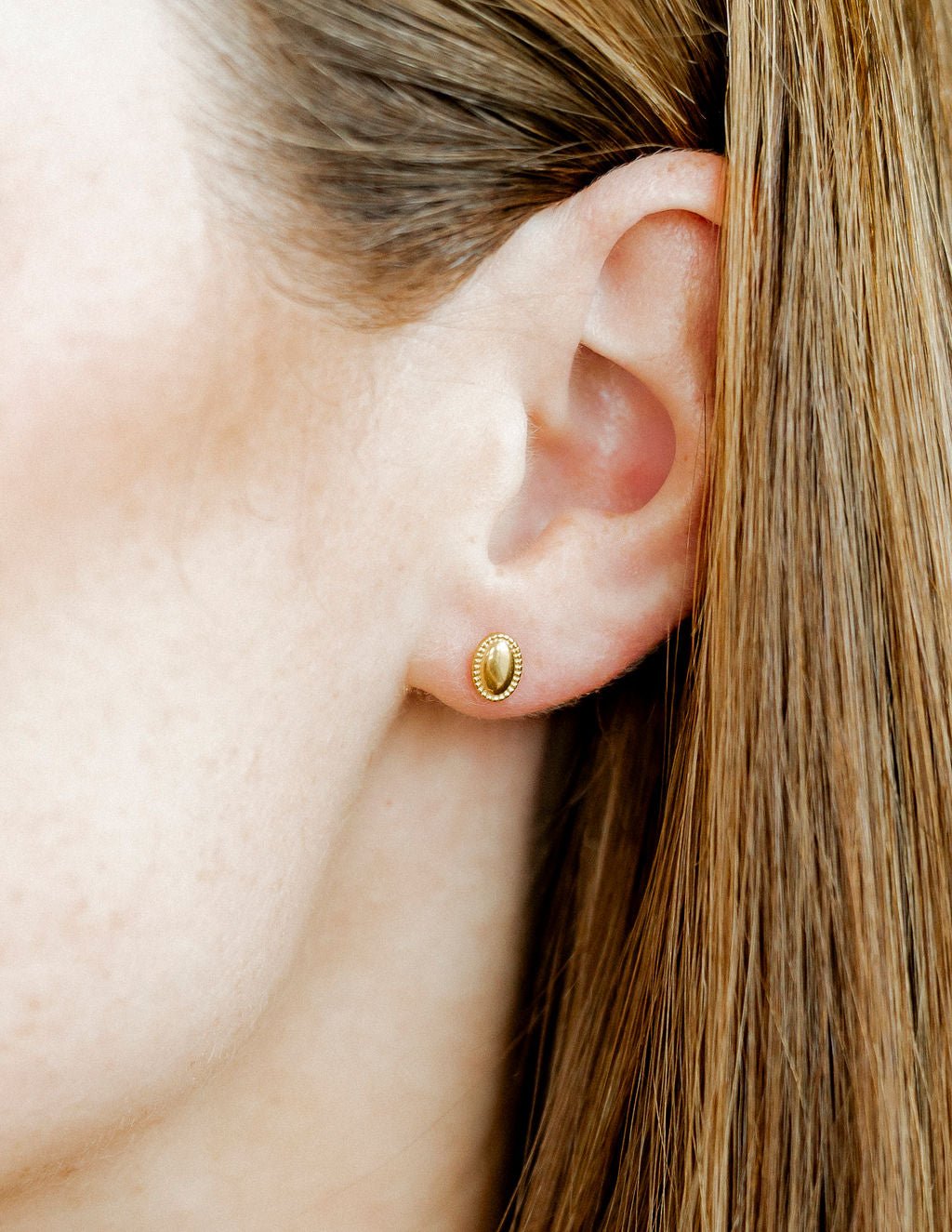 Screwback Stud Earrings - Drew Oval Gold - LINNY CO WholesaleStuds