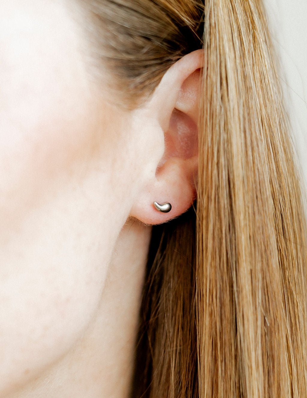 Screwback Stud Earrings - Emma Silver - LINNY CO WholesaleStuds