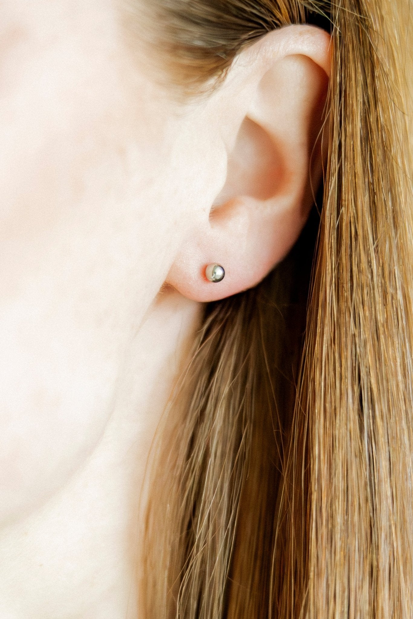 Screwback Stud Earrings - Evelyn Silver - LINNY CO WholesaleStuds
