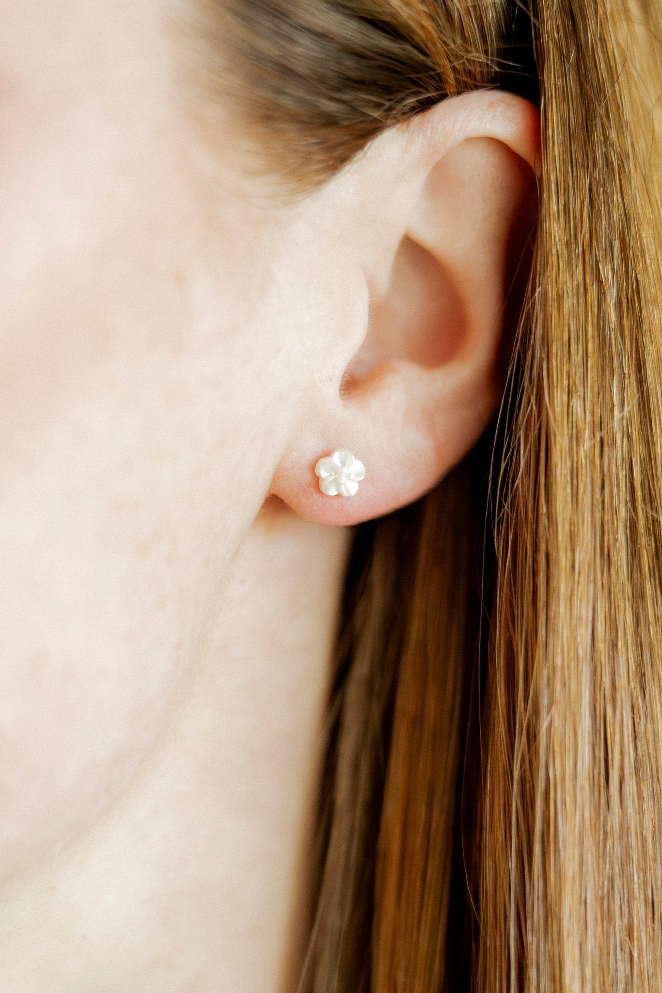 Screwback Stud Earrings - Gia - LINNY CO WholesaleStuds
