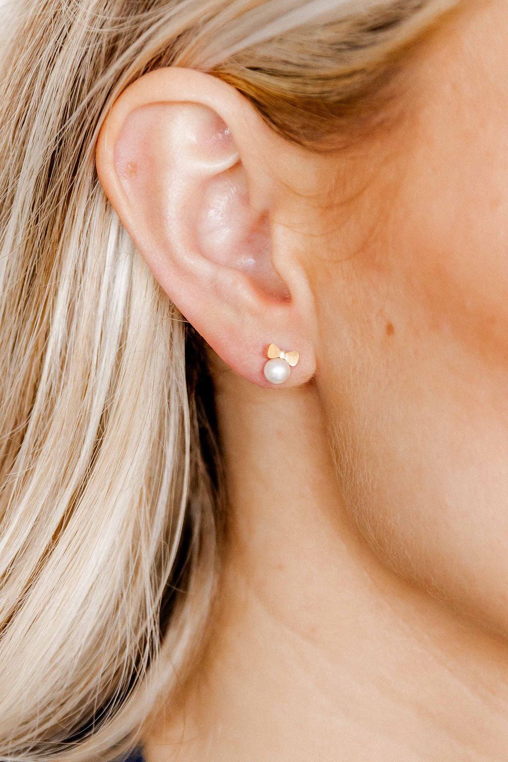 Screwback Stud Earrings - Heidi Pearl Bow - LINNY CO WholesaleStuds