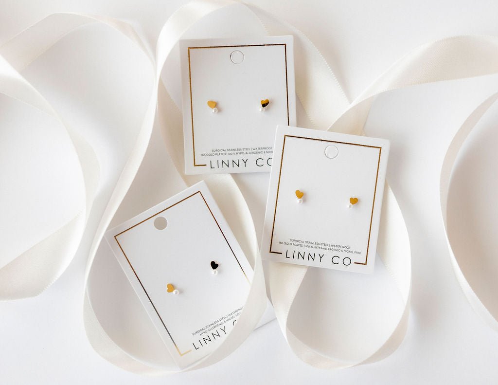 Screwback Stud Earrings - Heidi Pearl Heart - LINNY CO WholesaleStuds