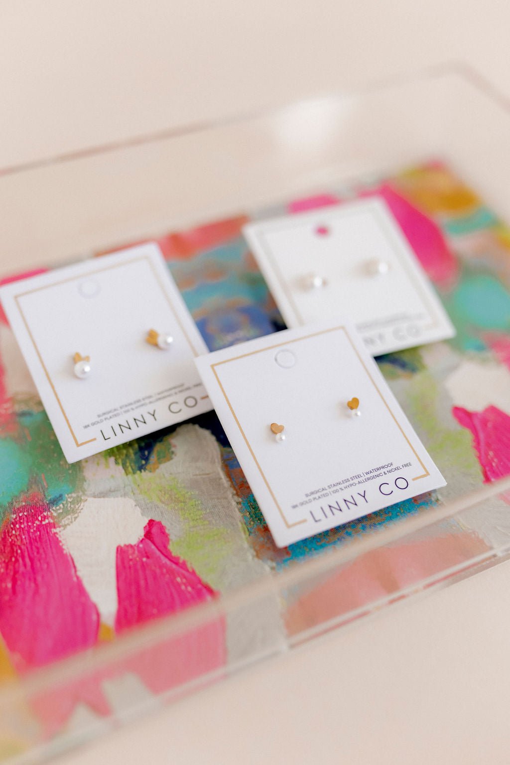 Screwback Stud Earrings - Heidi Pearl Heart - LINNY CO WholesaleStuds