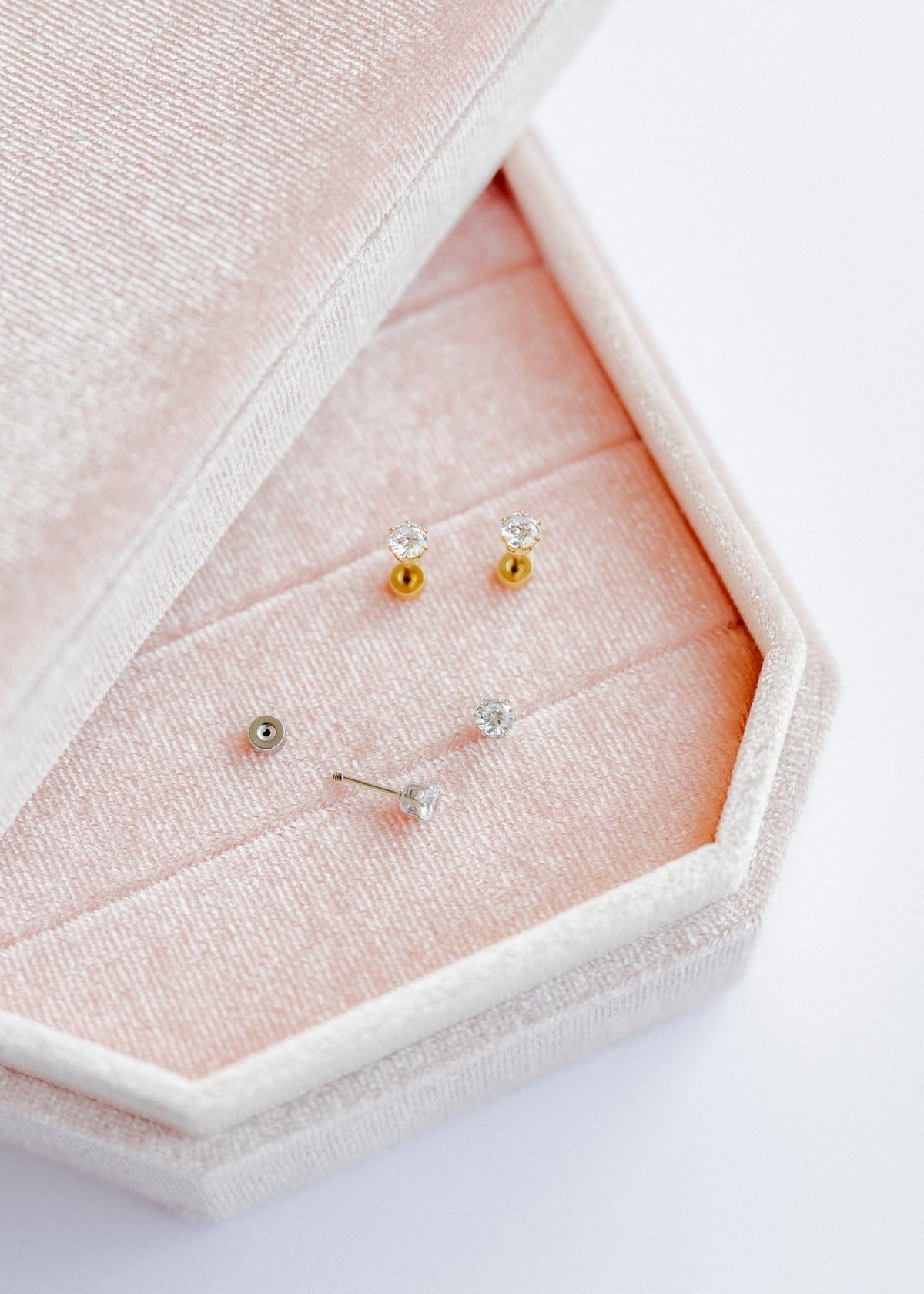 Screwback Stud Earrings - Helen Silver - LINNY CO WholesaleStuds