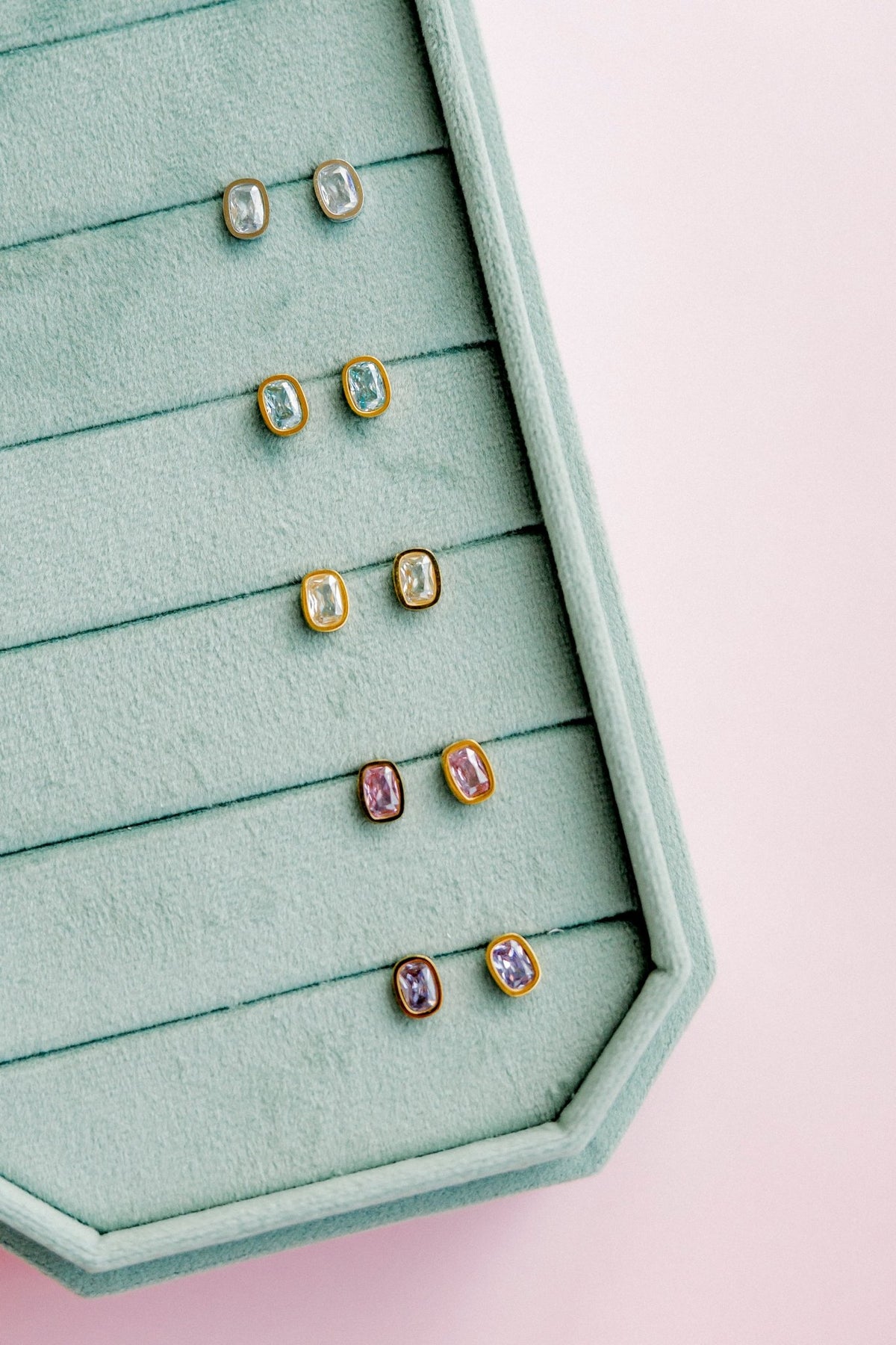 Screwback Stud Earrings - Kay Clear Silver - LINNY CO WholesaleStuds