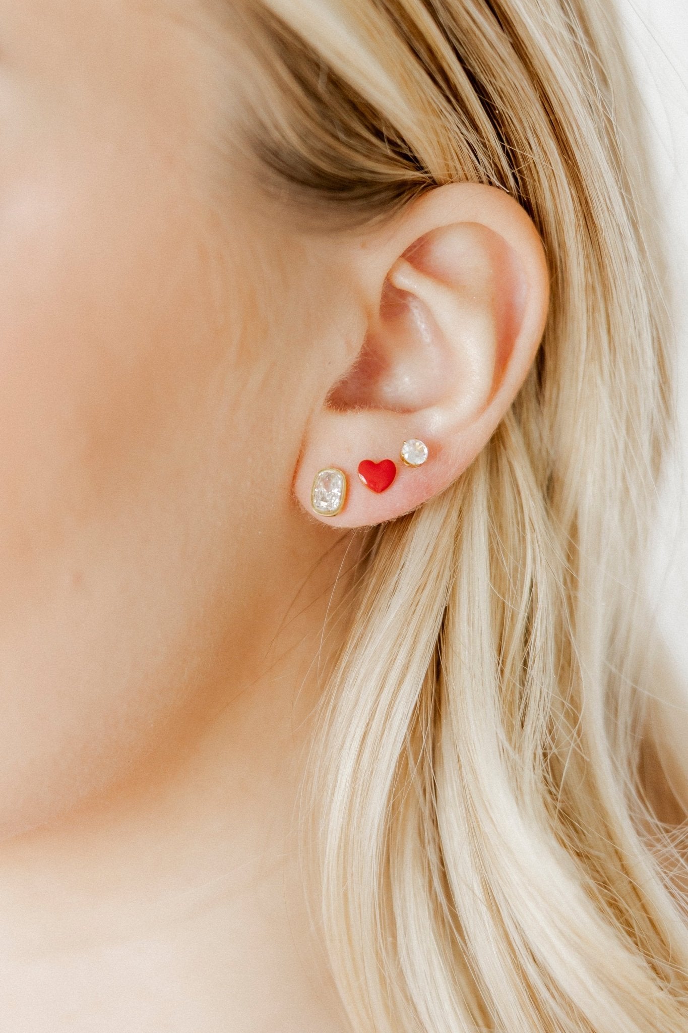 Screwback Stud Earrings - Kay Clear - LINNY CO WholesaleStuds