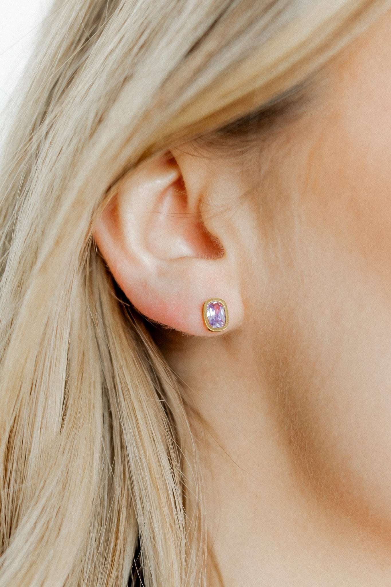 Screwback Stud Earrings - Kay Lavender - LINNY CO WholesaleStuds