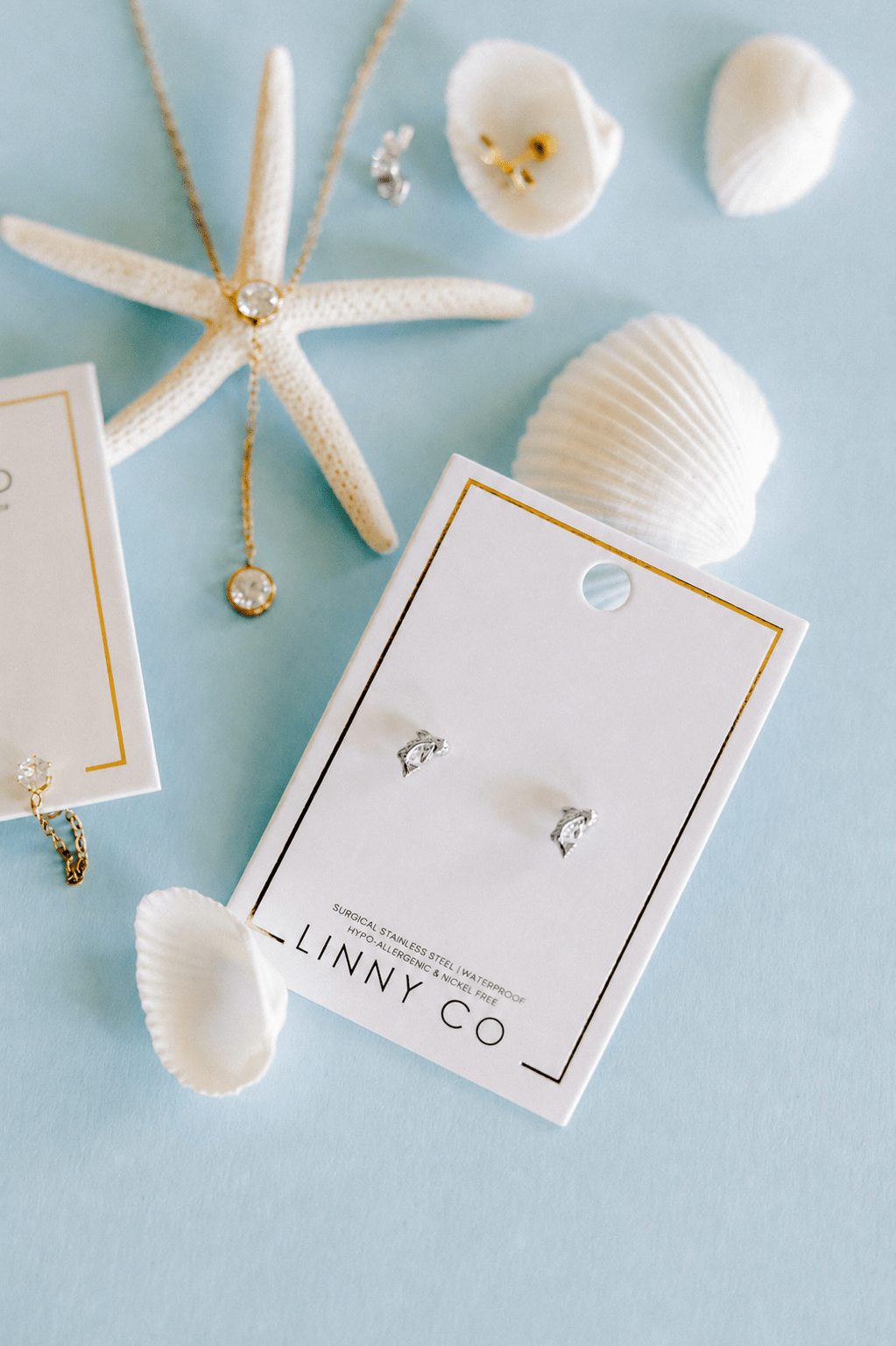 Screwback Stud Earrings - Koi Silver - LINNY CO Wholesale