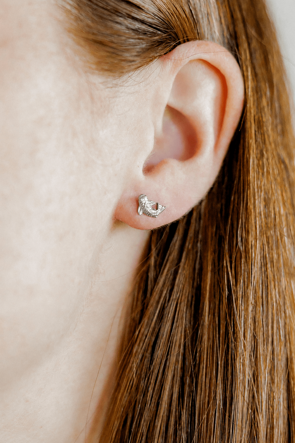 Screwback Stud Earrings - Koi Silver - LINNY CO Wholesale