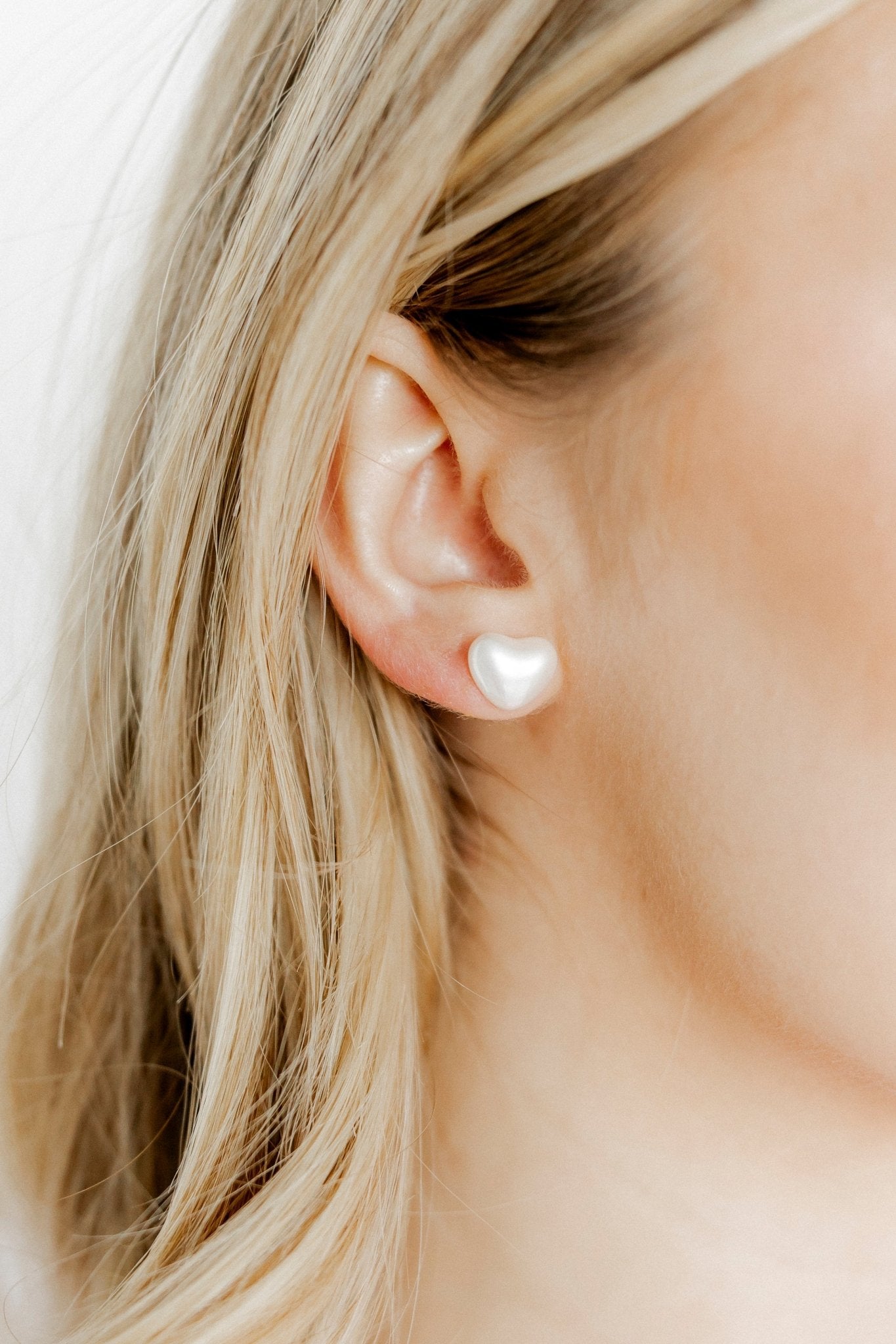 Screwback Stud Earrings - Lucia Large - LINNY CO WholesaleStuds