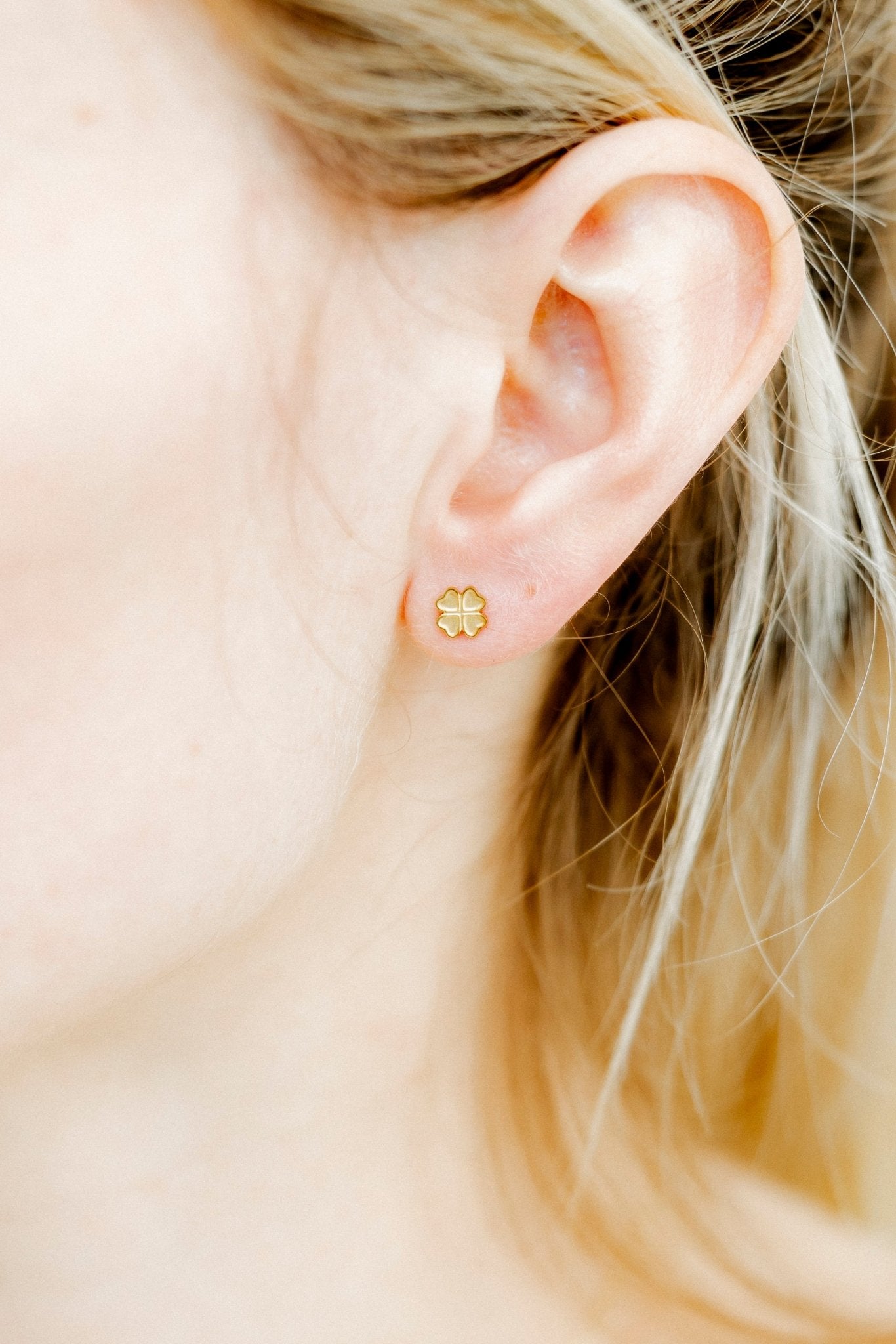 Screwback Stud Earrings - Lucky Clover Gold - LINNY CO WholesaleStuds