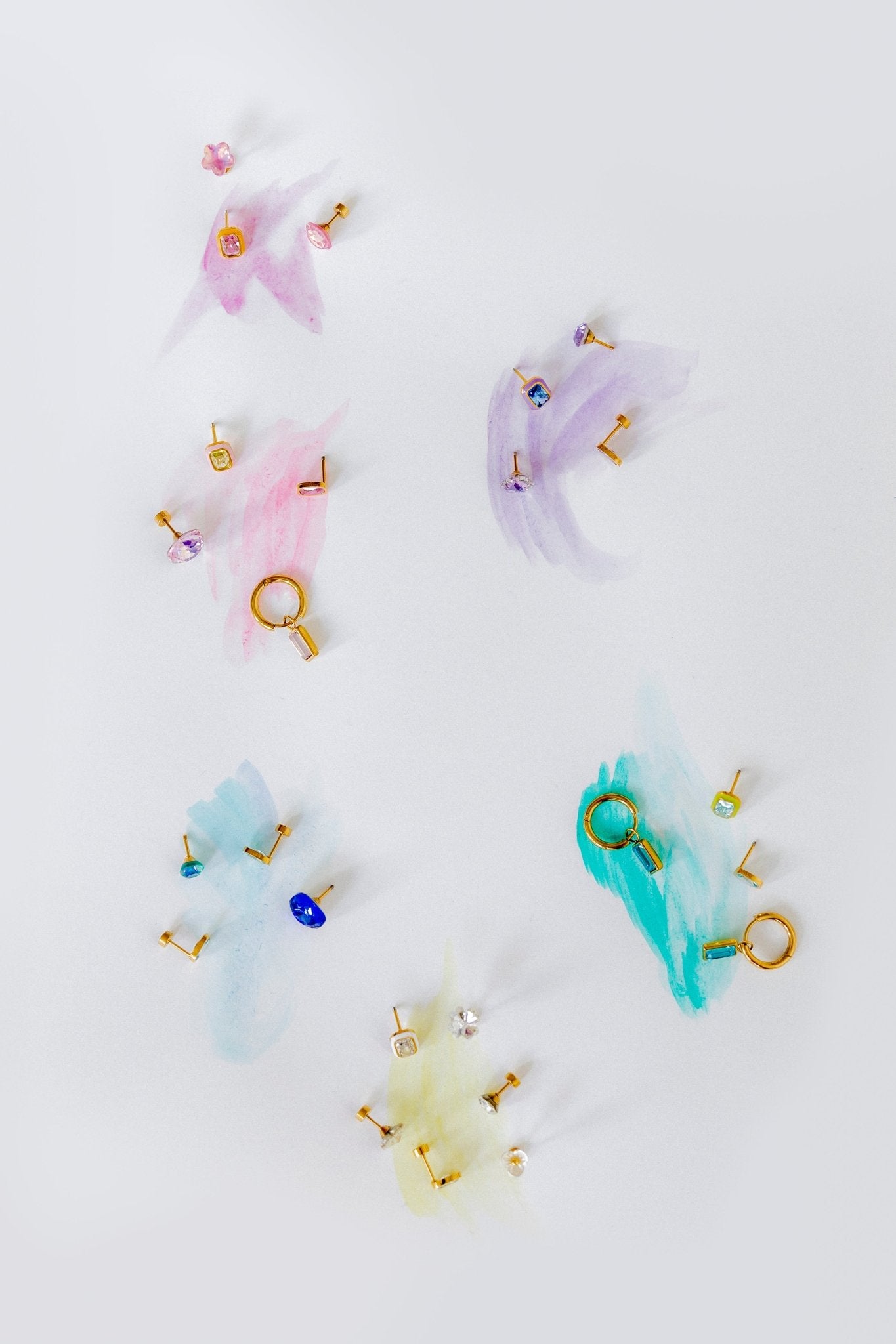 Screwback Stud Earrings Lux - Candy Clover Clear - LINNY CO WholesaleStuds