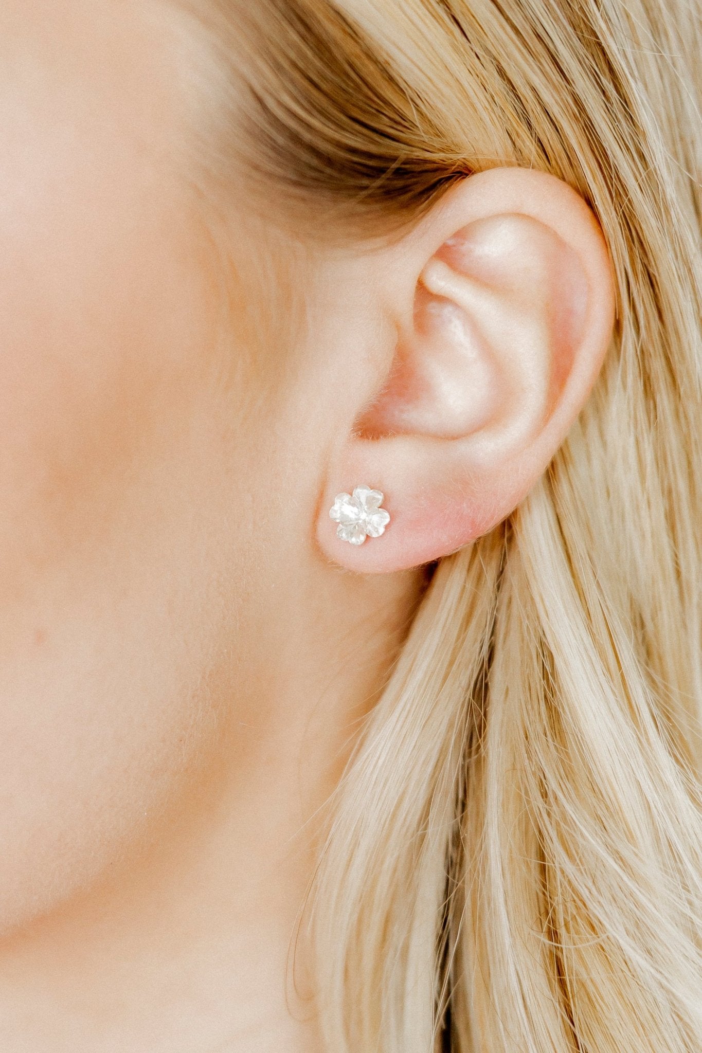 Screwback Stud Earrings Lux - Candy Clover Clear - LINNY CO WholesaleStuds