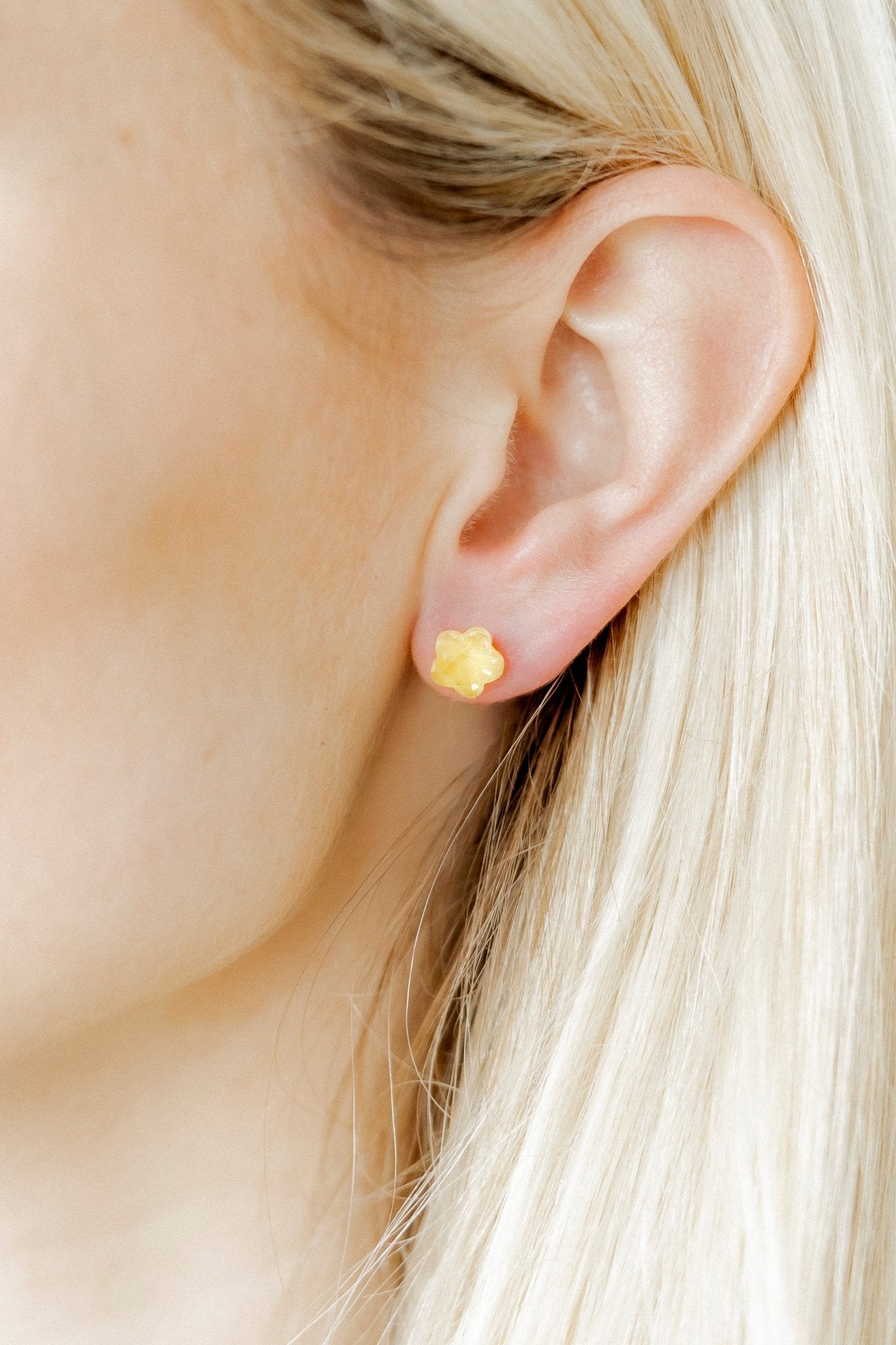 Screwback Stud Earrings Lux - Candy Star Sunshine Yellow - LINNY CO WholesaleStuds