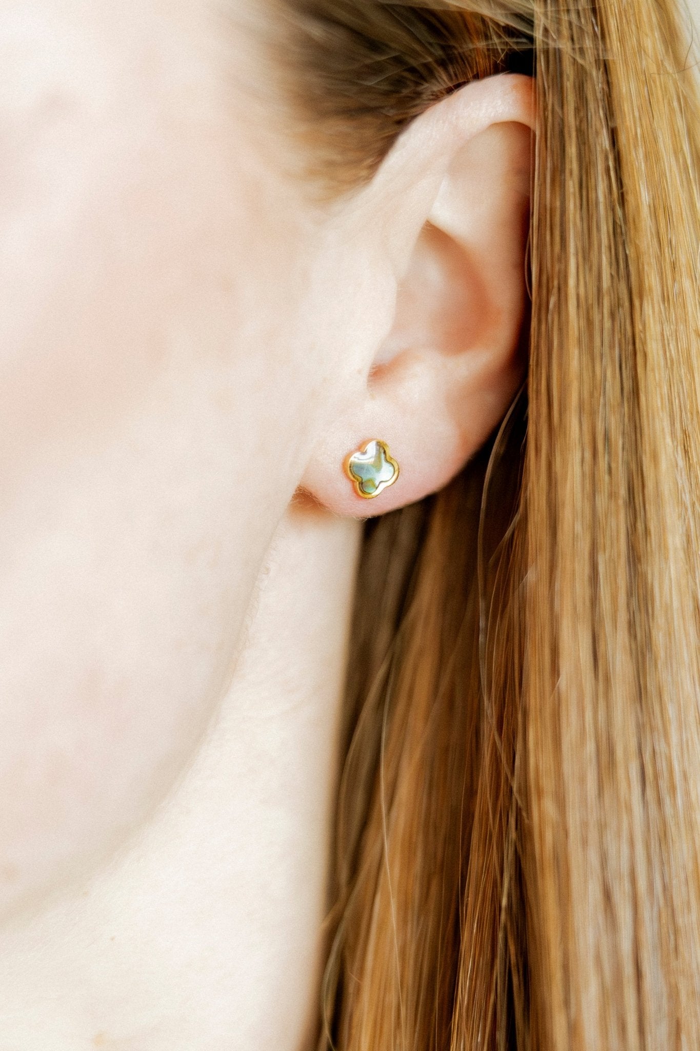 Screwback Stud Earrings - Midnight Clover - LINNY CO WholesaleStuds