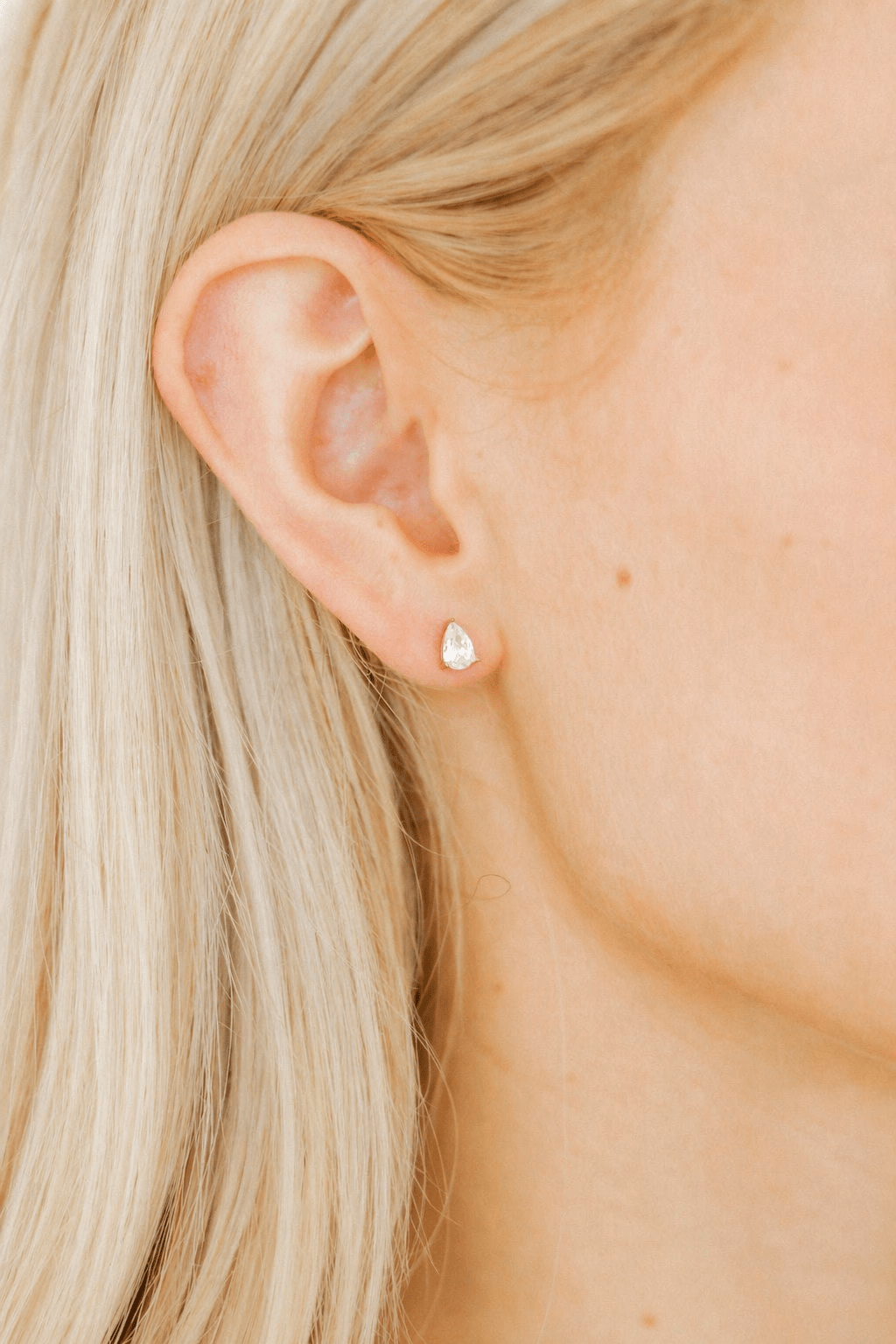 Screwback Stud Earrings - Paige Pear Silver - LINNY CO WholesaleStuds