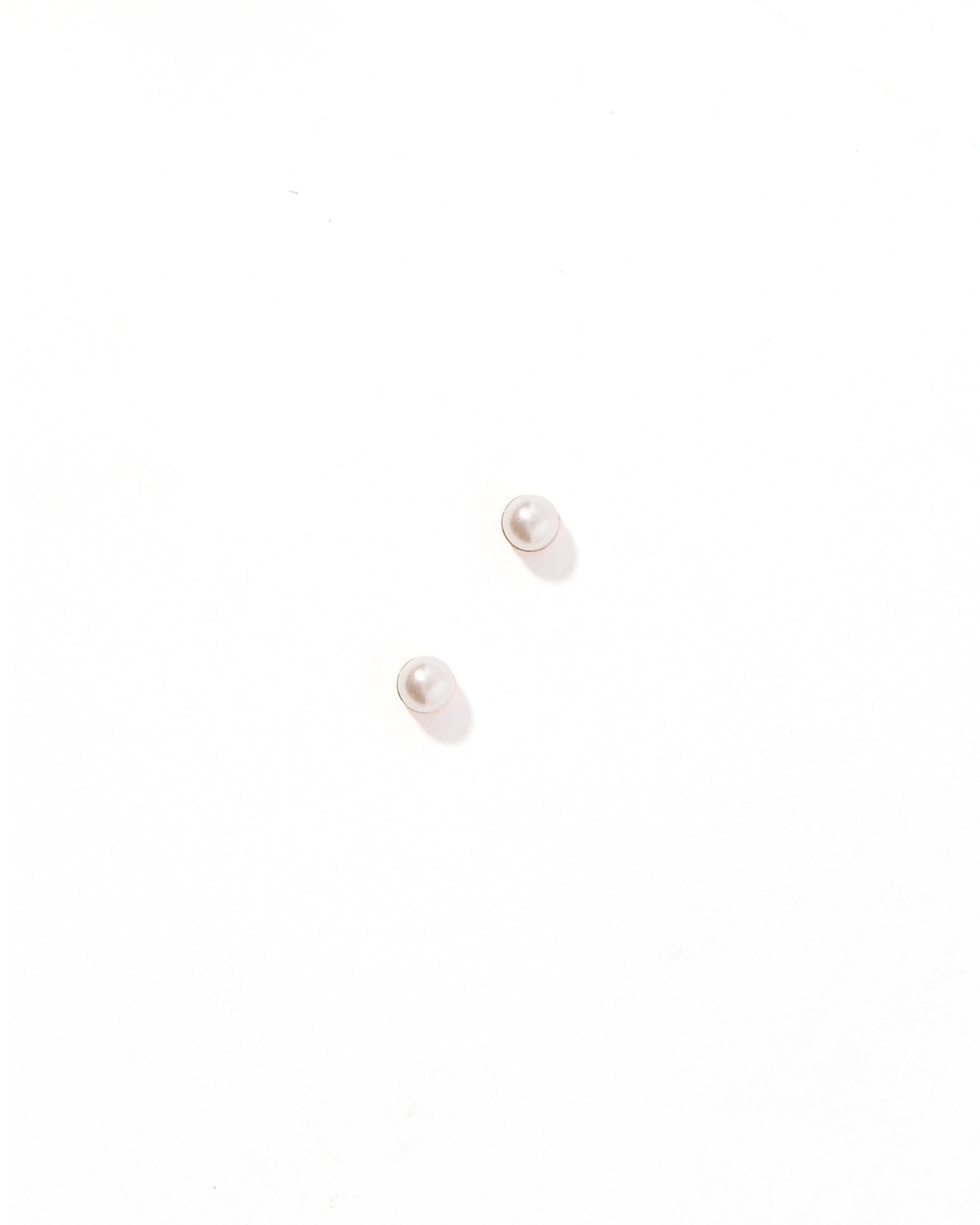 Screwback Stud Earrings - Payton Pearl White 3mm - LINNY CO WholesaleStuds