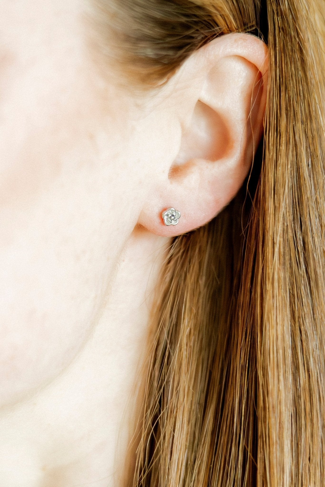 Screwback Stud Earrings - Rose Silver - LINNY CO WholesaleStuds