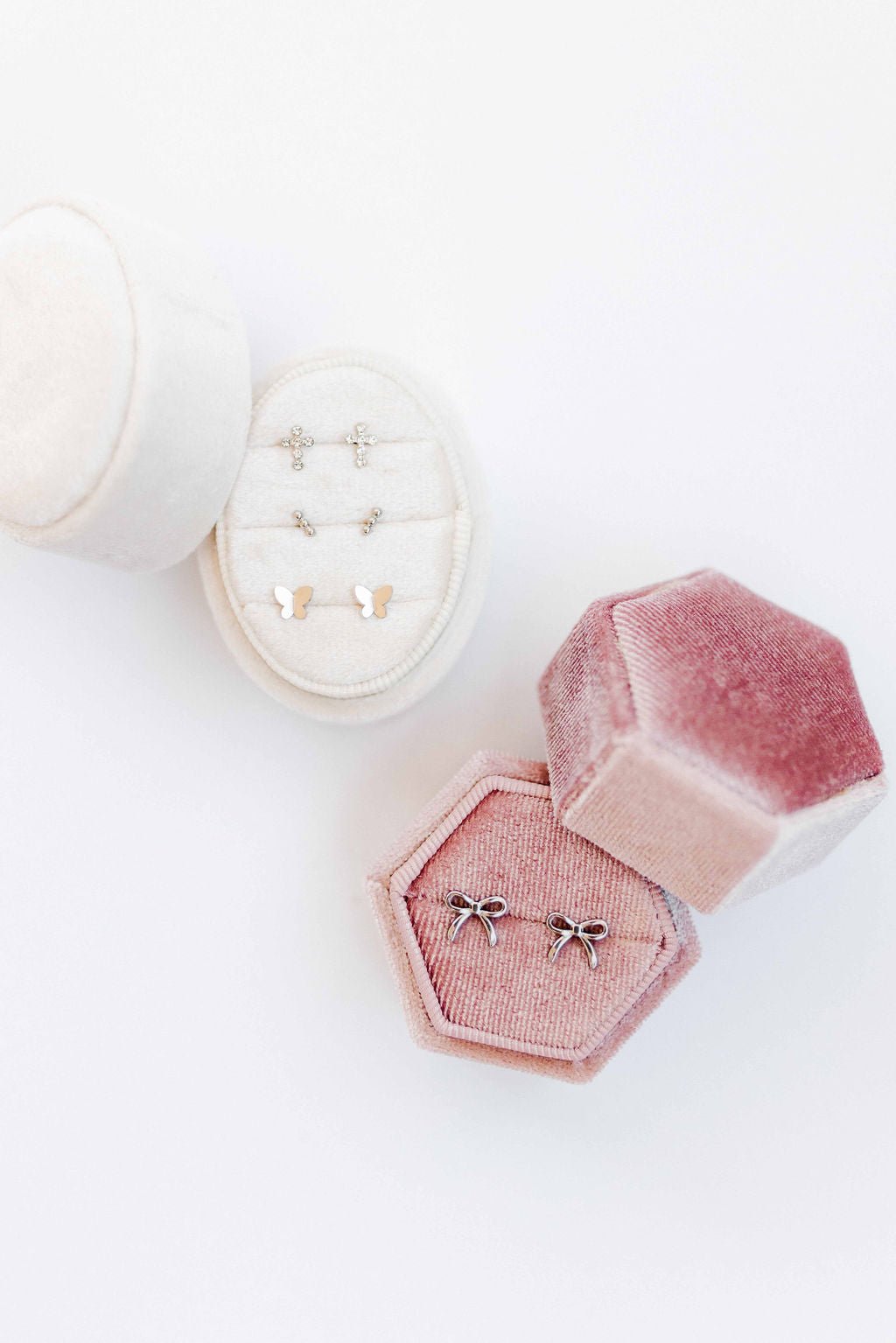 Screwback Stud Earrings - Sadie Bow Silver - LINNY CO WholesaleStuds