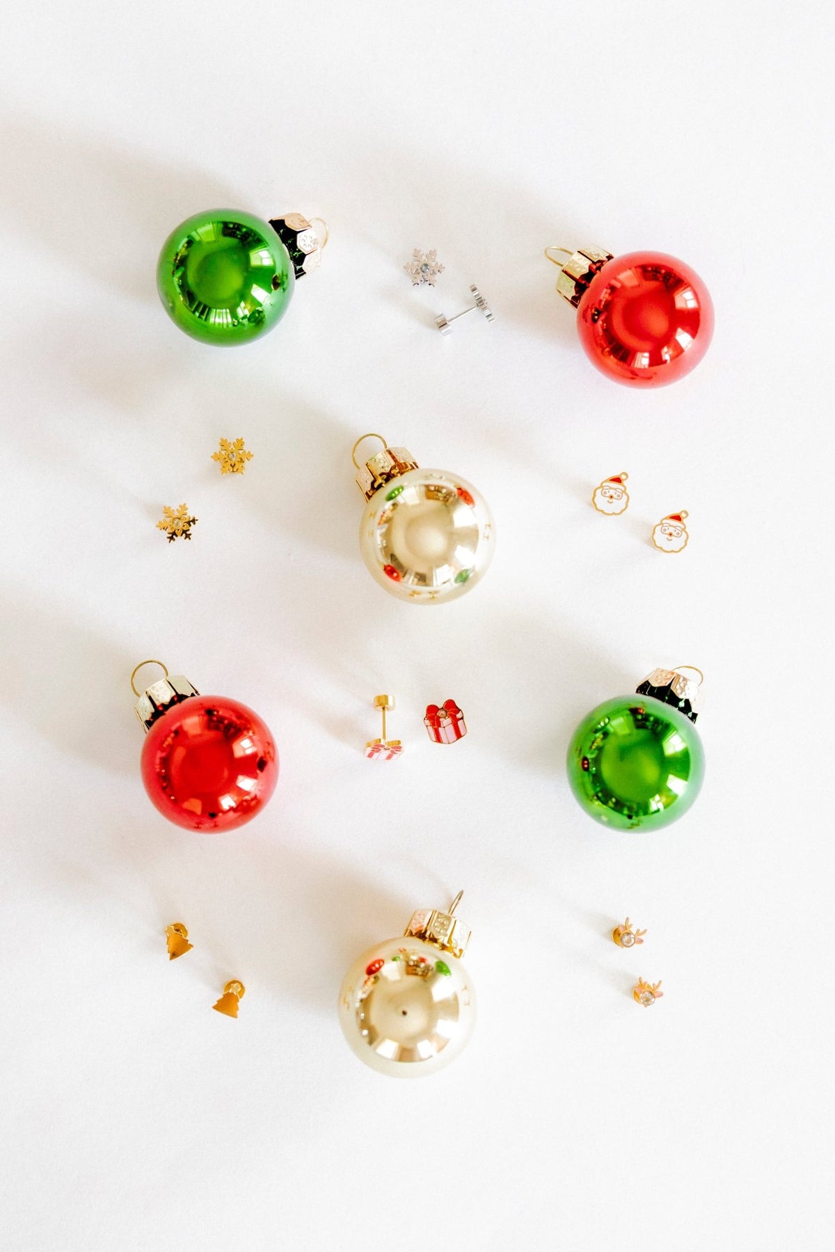 Screwback Stud Earrings - Santa - LINNY CO WholesaleStuds