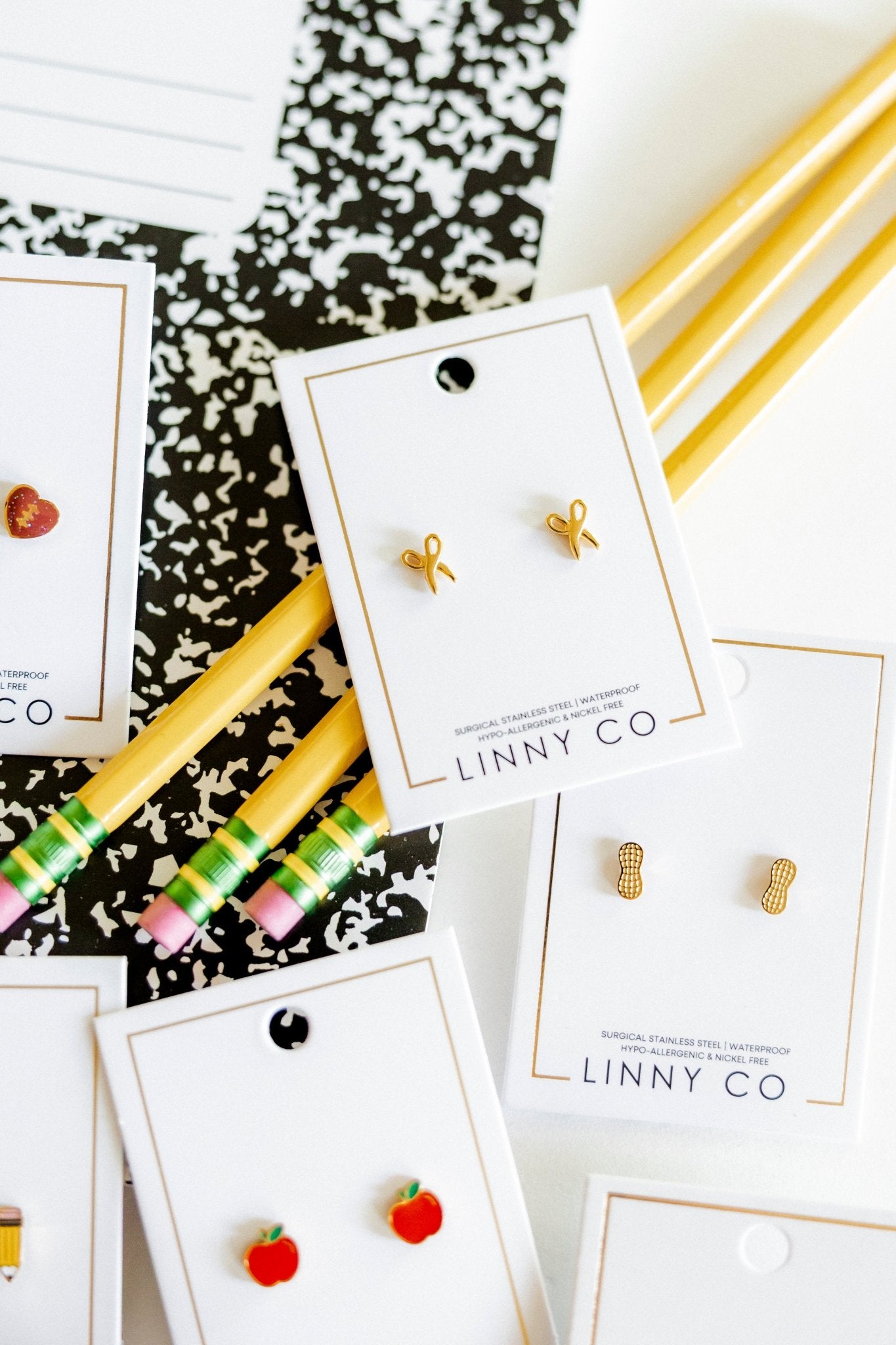 Screwback Stud Earrings - Scissors Gold - LINNY CO WholesaleStuds