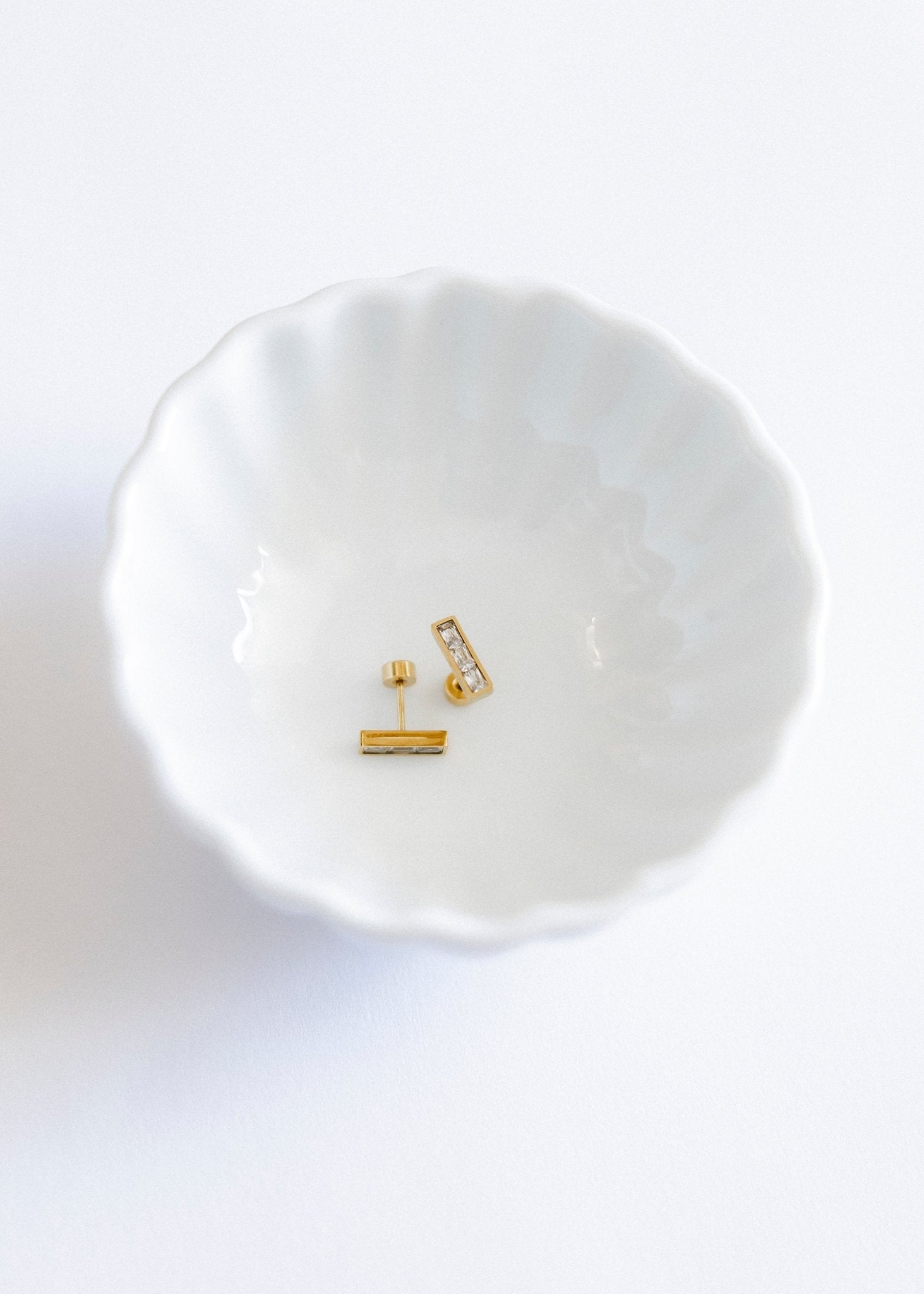 Screwback Stud Earrings - Vega - LINNY CO WholesaleStuds
