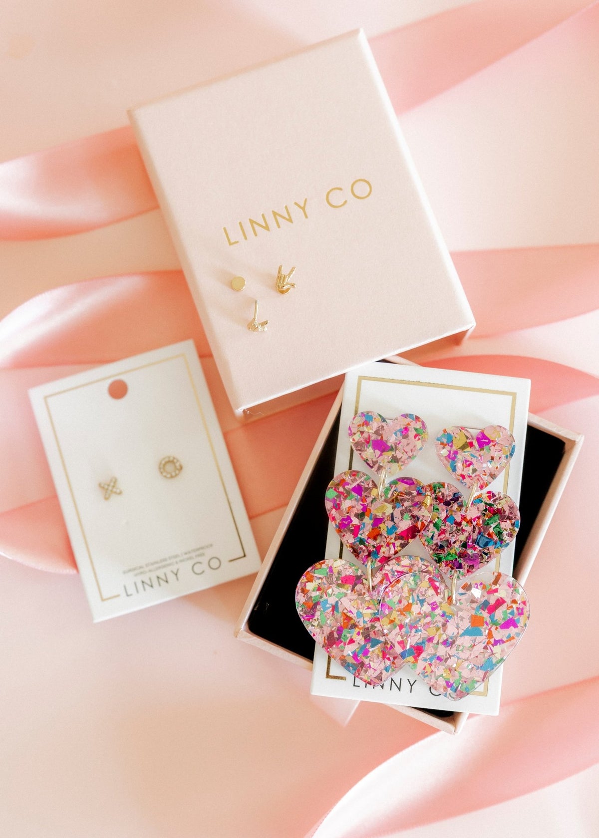 Screwback Stud Earrings - XO - LINNY CO WholesaleStuds