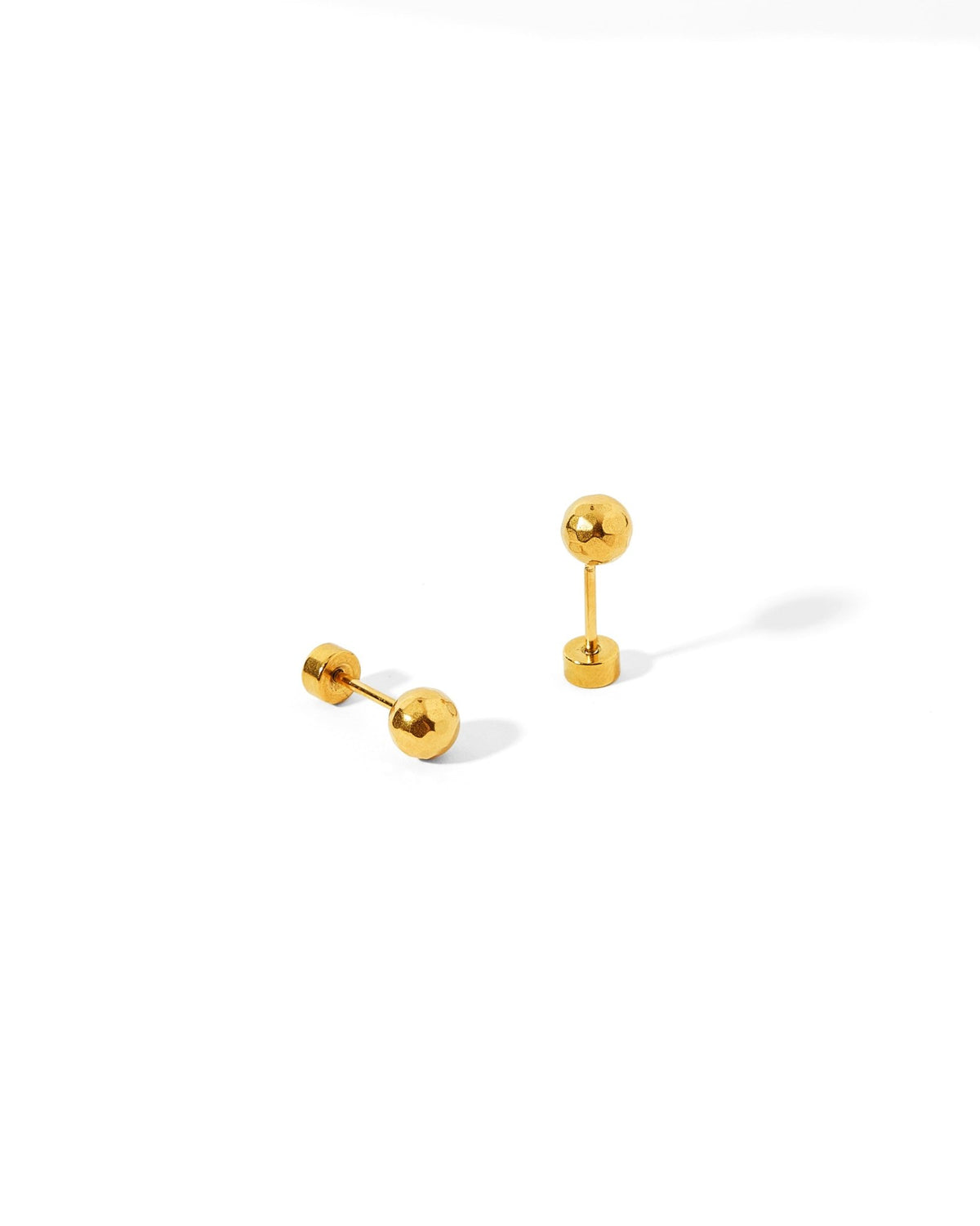 LINNY CO Lydia Gold screwback stud earrings for kids & little girls — hypoallergenic, waterproof stainless steel with secure screwback backs, detail.