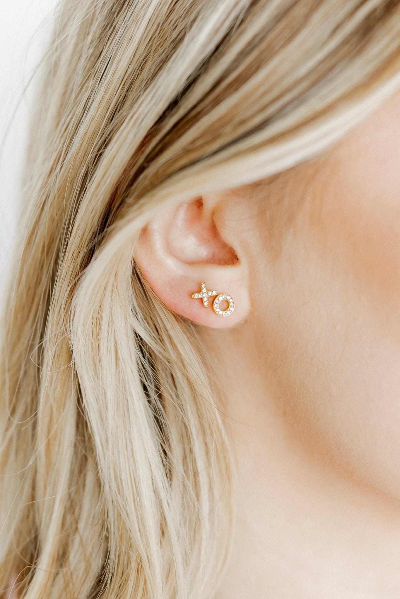XO Screwback Stud Earrings - LINNY CO