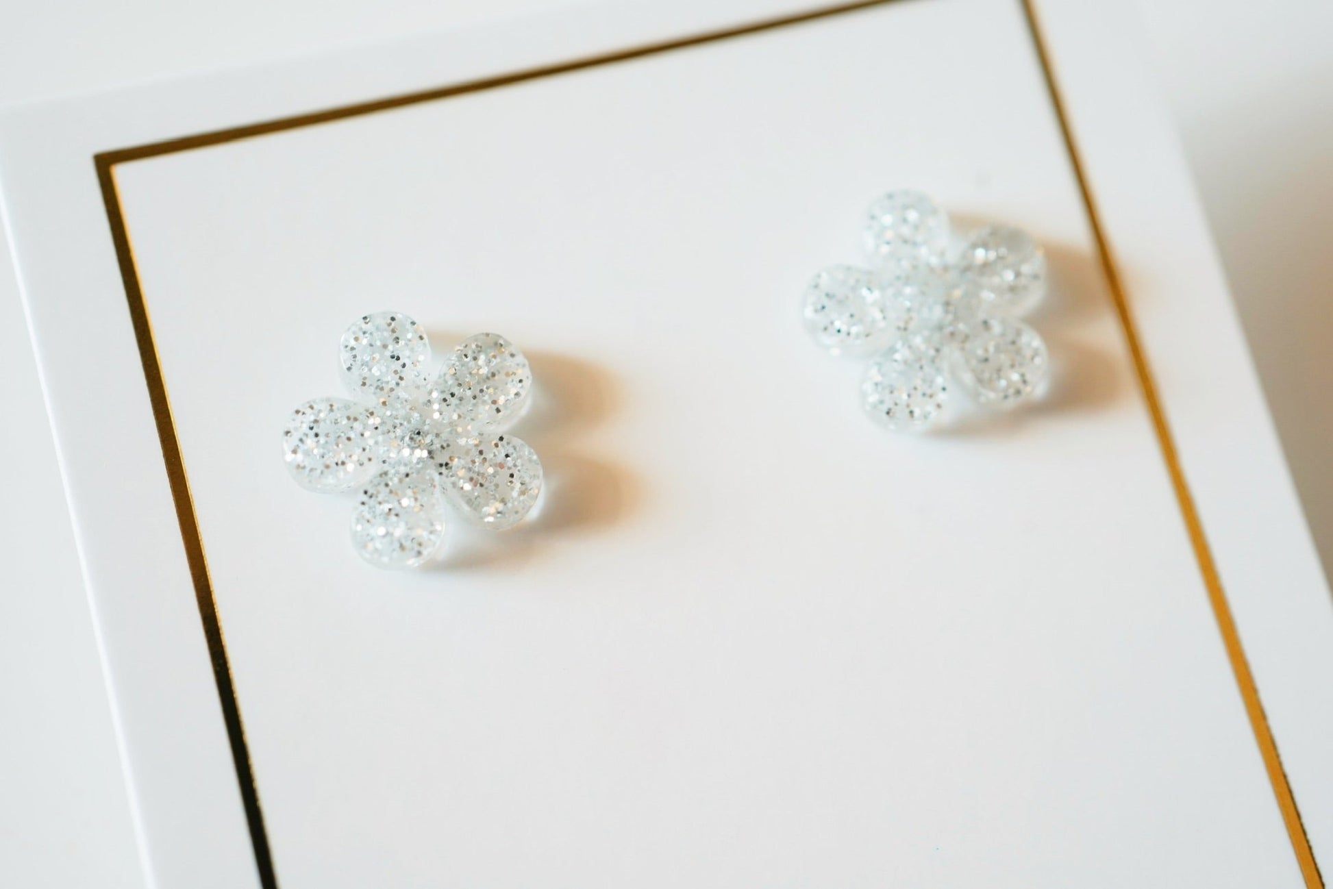 Jenna Flower Stud - Silver Glitter - Earrings - LINNY CO WholesaleAcetate