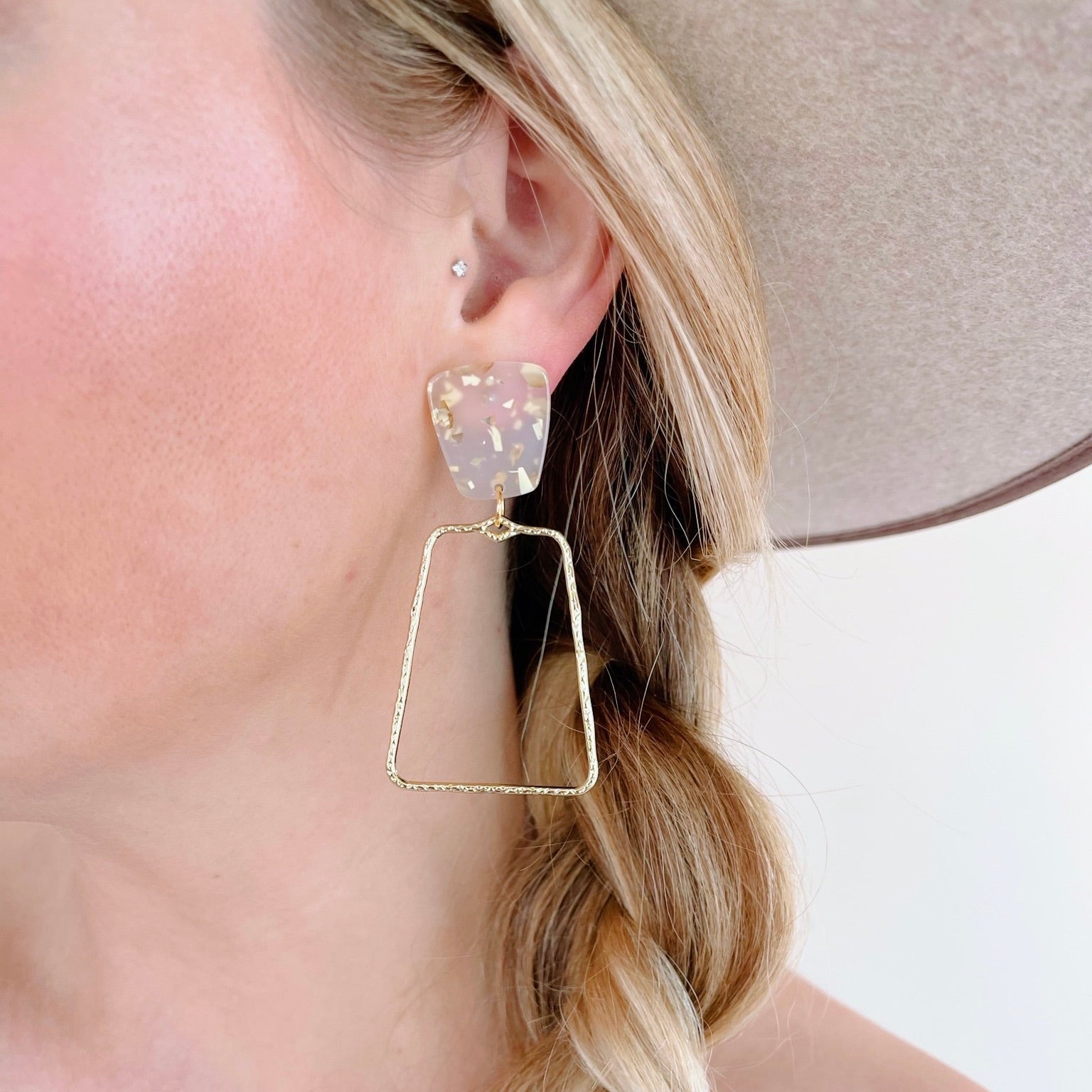 Kaelyn - Gold Confetti - Earrings - LINNY CO WholesaleAcetate