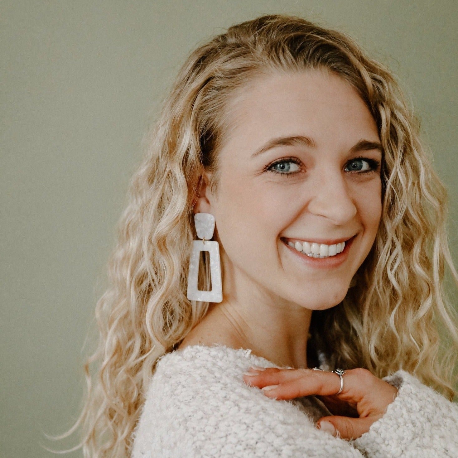 Kennedy Statement Earrings - Pearl White - LINNY CO WholesaleAcetate