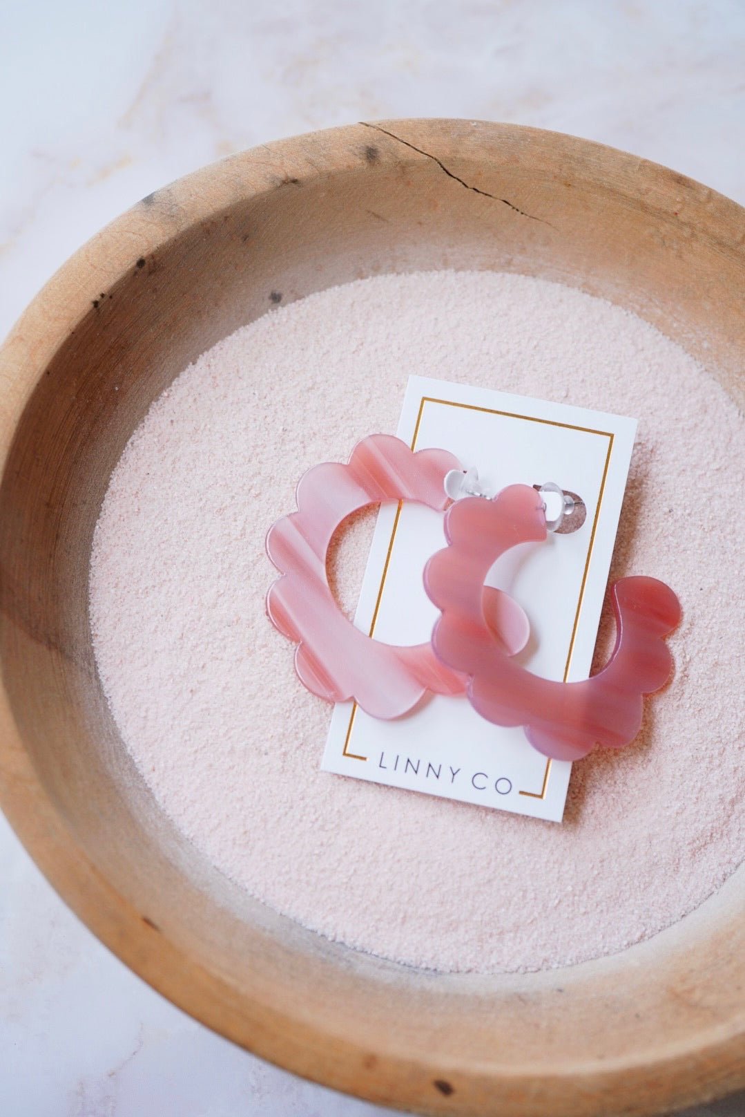 Margo Scallop Hoop Earrings - Mauve - LINNY CO WholesaleAcetate