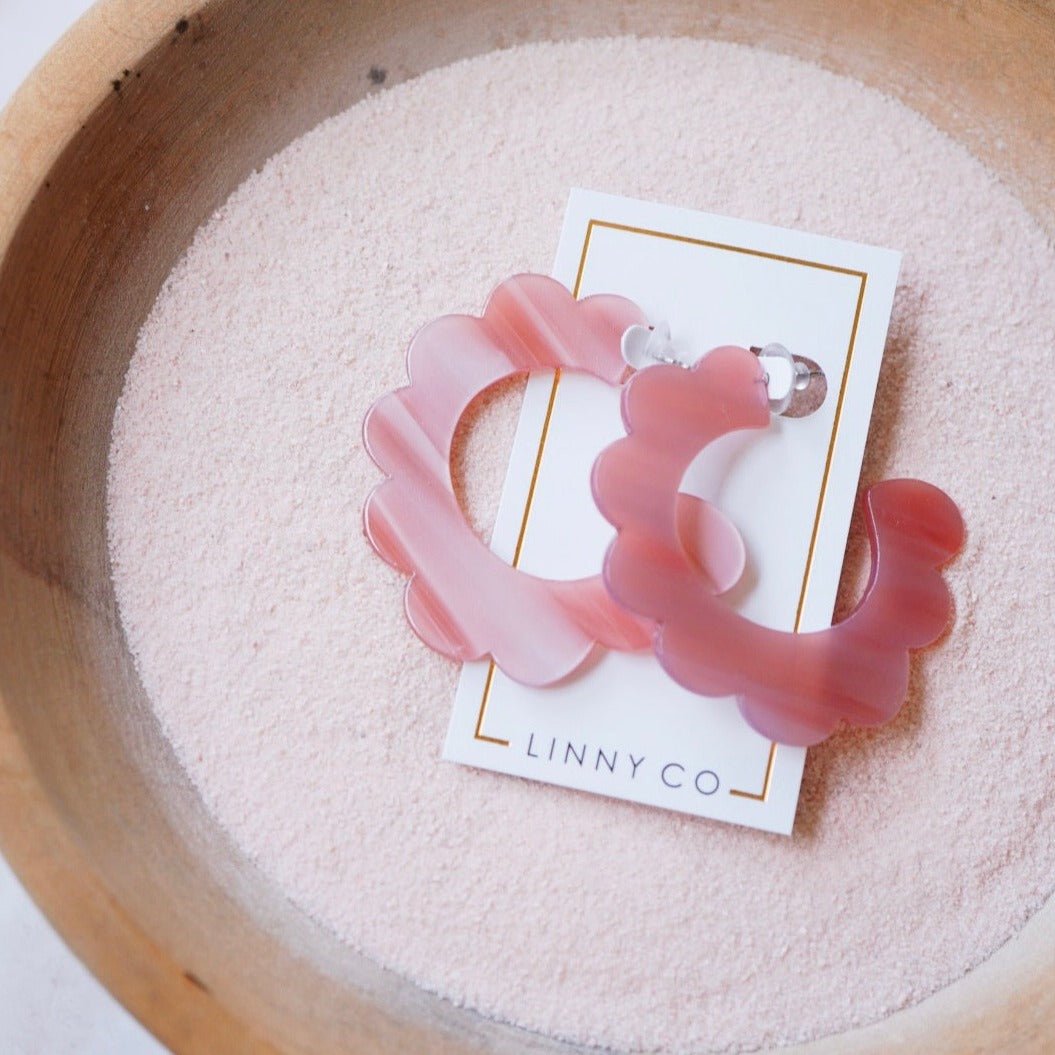Margo Scallop Hoop Earrings - Mauve - LINNY CO WholesaleAcetate