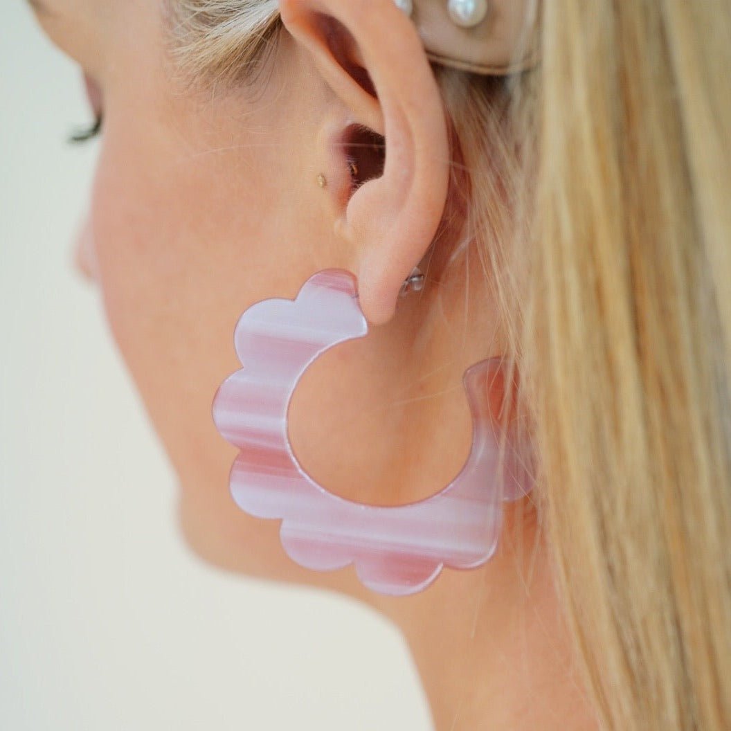 Margo Scallop Hoop Earrings - Mauve - LINNY CO WholesaleAcetate