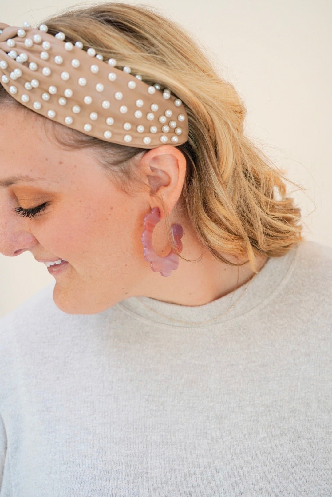 Margo Scallop Hoop Earrings - Mauve - LINNY CO WholesaleAcetate